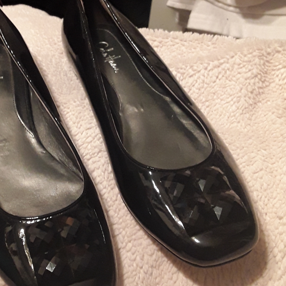 COLE HAAN SIZE 7 NWOT PATENT LEATHER  NWOT